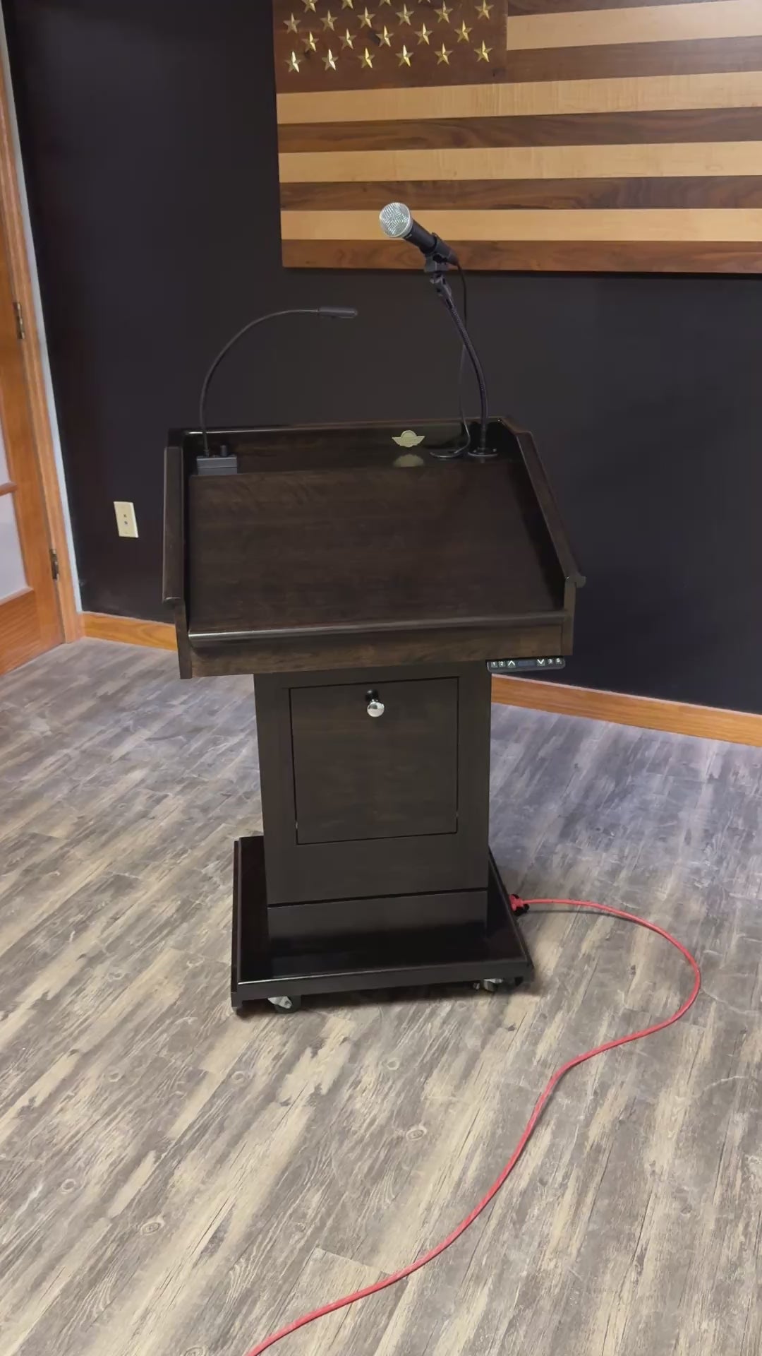 Electric Height-Adjustable Podium with Built-In Sound System: Counselor Evolution Lift [CLR235-EV-L]